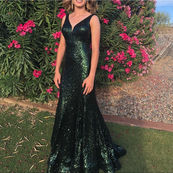 Mori Lee Dresses & Skirts - MORILEE MADELINE GARDNER SEQUIN PROM DRESS SIZE 2